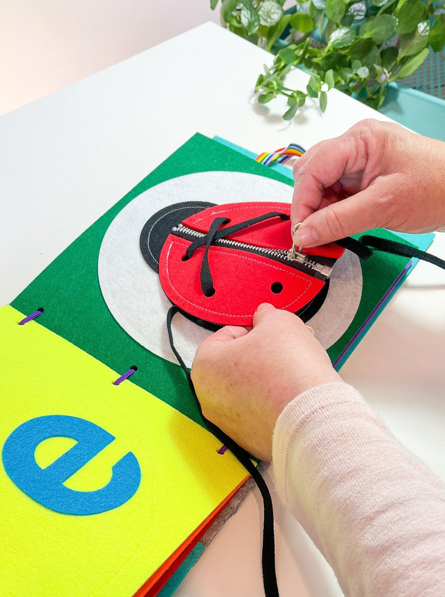 Toddler Quiet Book - tinyfeats