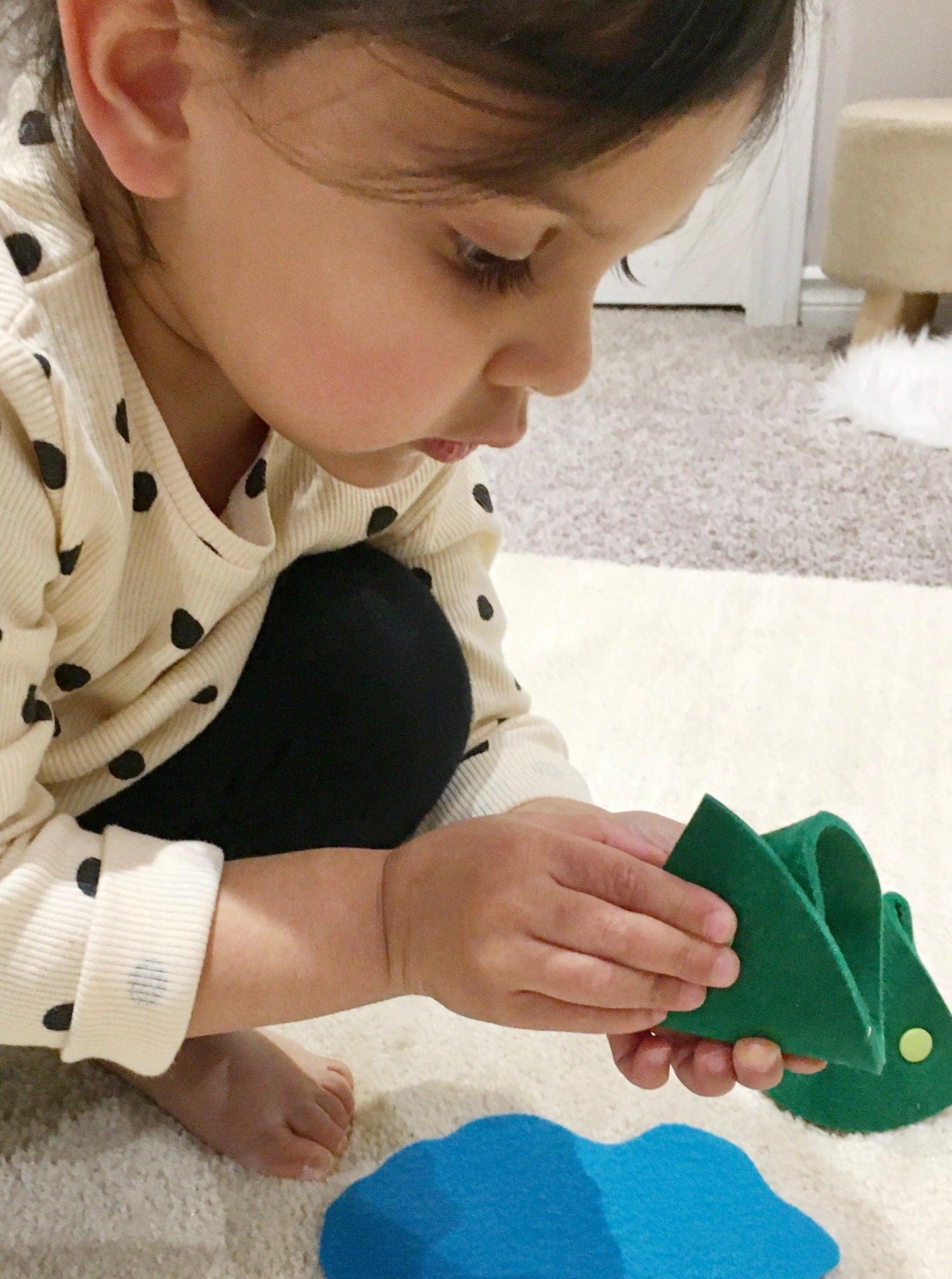 Dinosaur Small World Play Set - tinyfeats