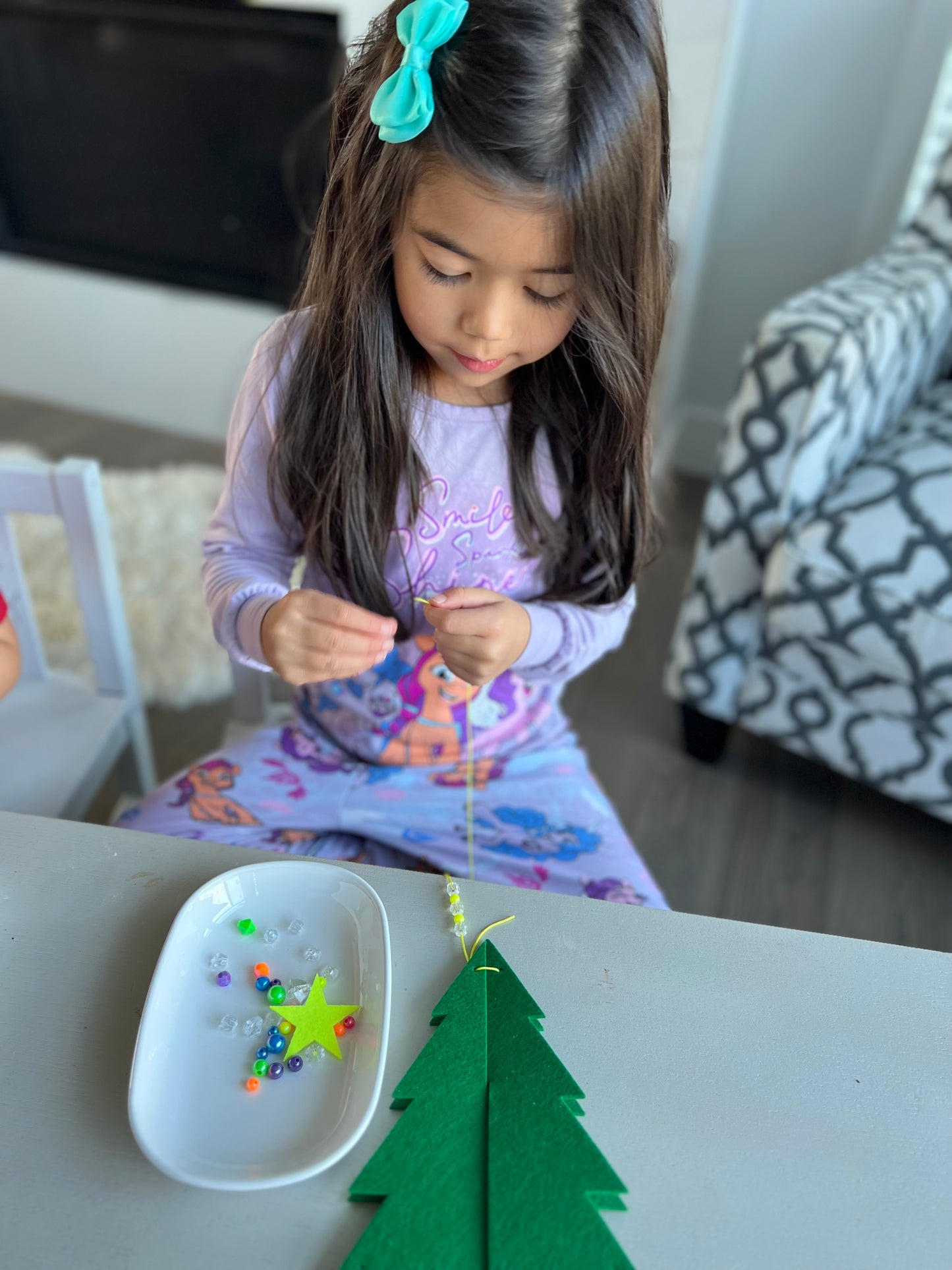 Kids christmas beading activity